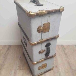 Location valise blanche vintage - Purple Location