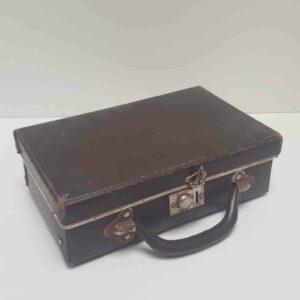 Location petite valise marron - Purple Location